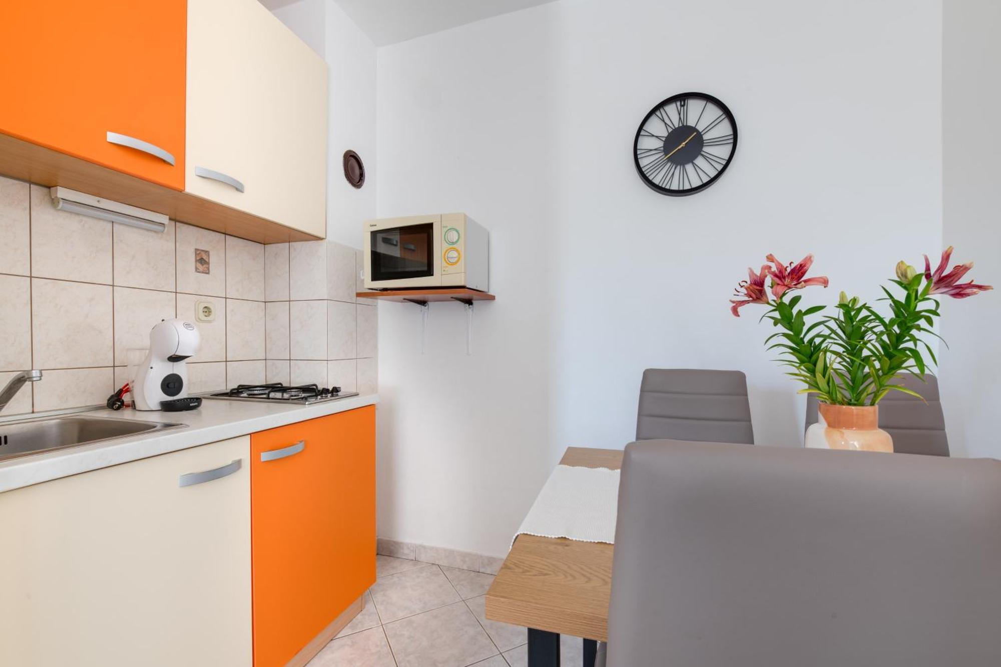 Villa Livia: Family-Friendly Retreat with Pool and Playground Liznjan Exterior photo
