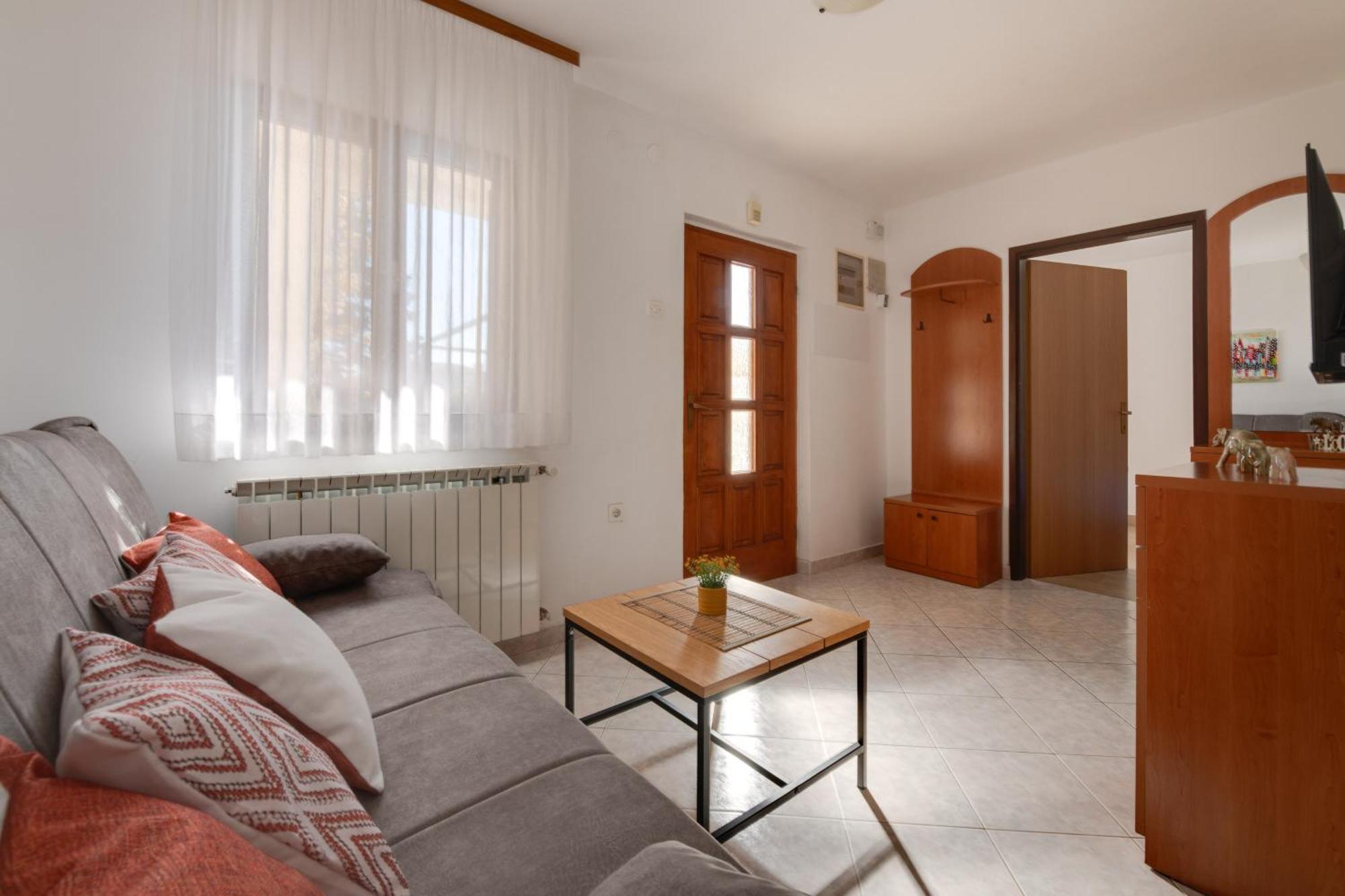 Villa Livia: Family-Friendly Retreat with Pool and Playground Liznjan Exterior photo